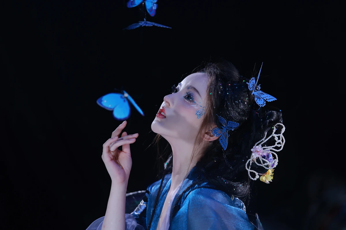 [艺图语] 2023.01.13 Vol.2908 万蝶振翅 天晴后的樱花花#[24P]-1