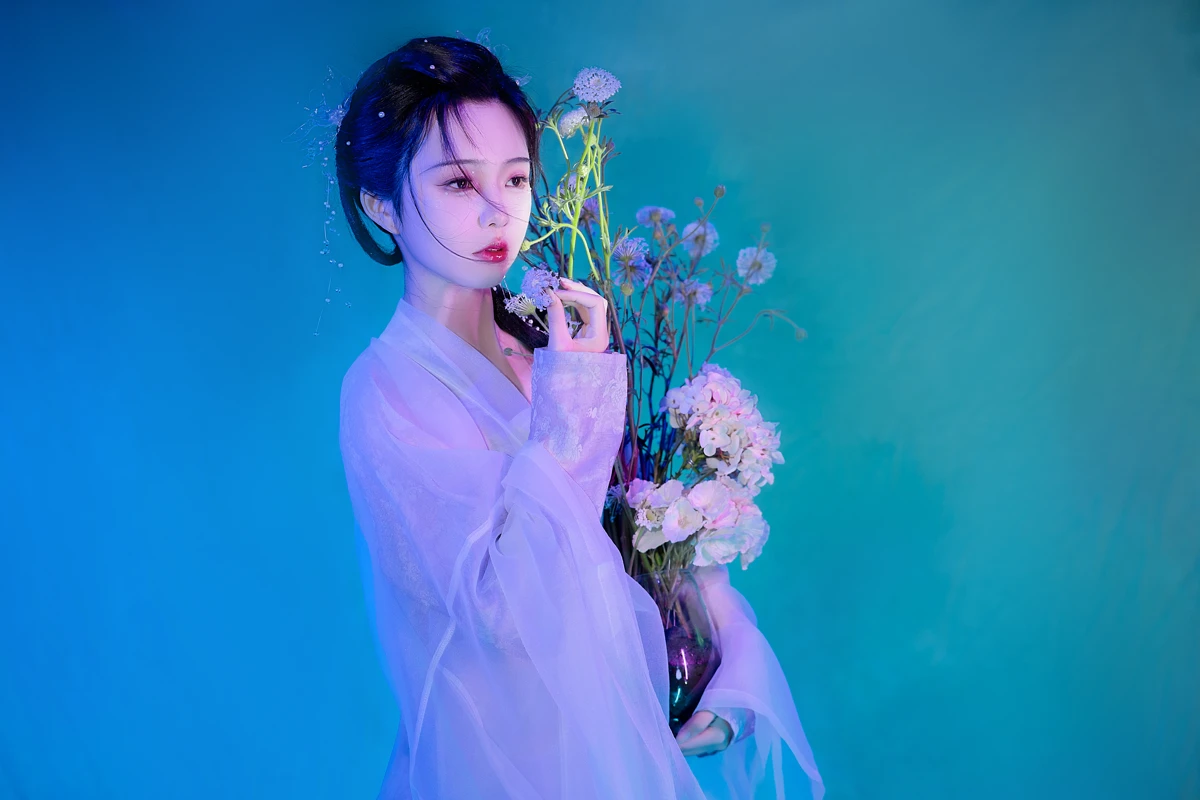 [艺图语] 2023.01.10 Vol.2885 – 她是那一抹蓝 怀里猫ovo#[23P]-4