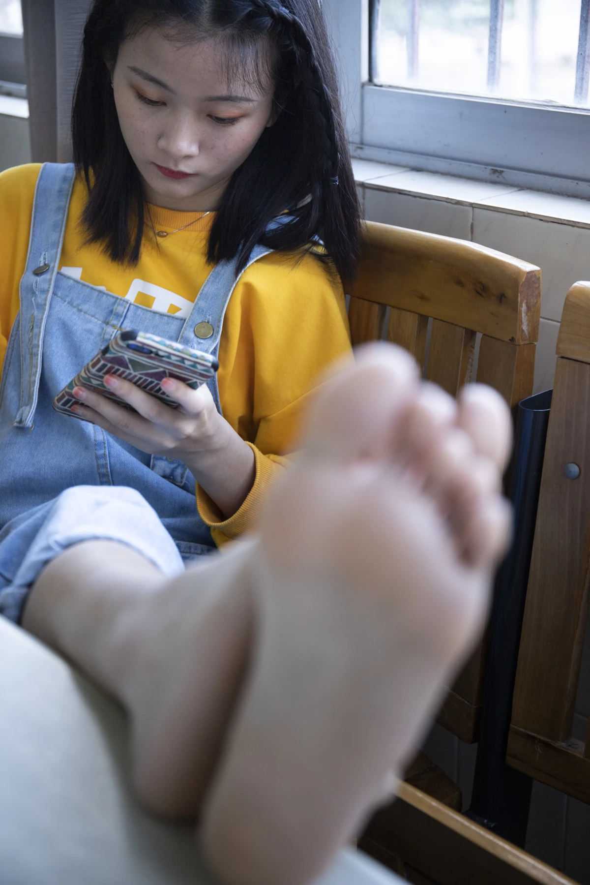 [爱美足] NO.019 刁钻的角度 四川妹子琳琳教室秀美脚 南国足艺#[121P]-2