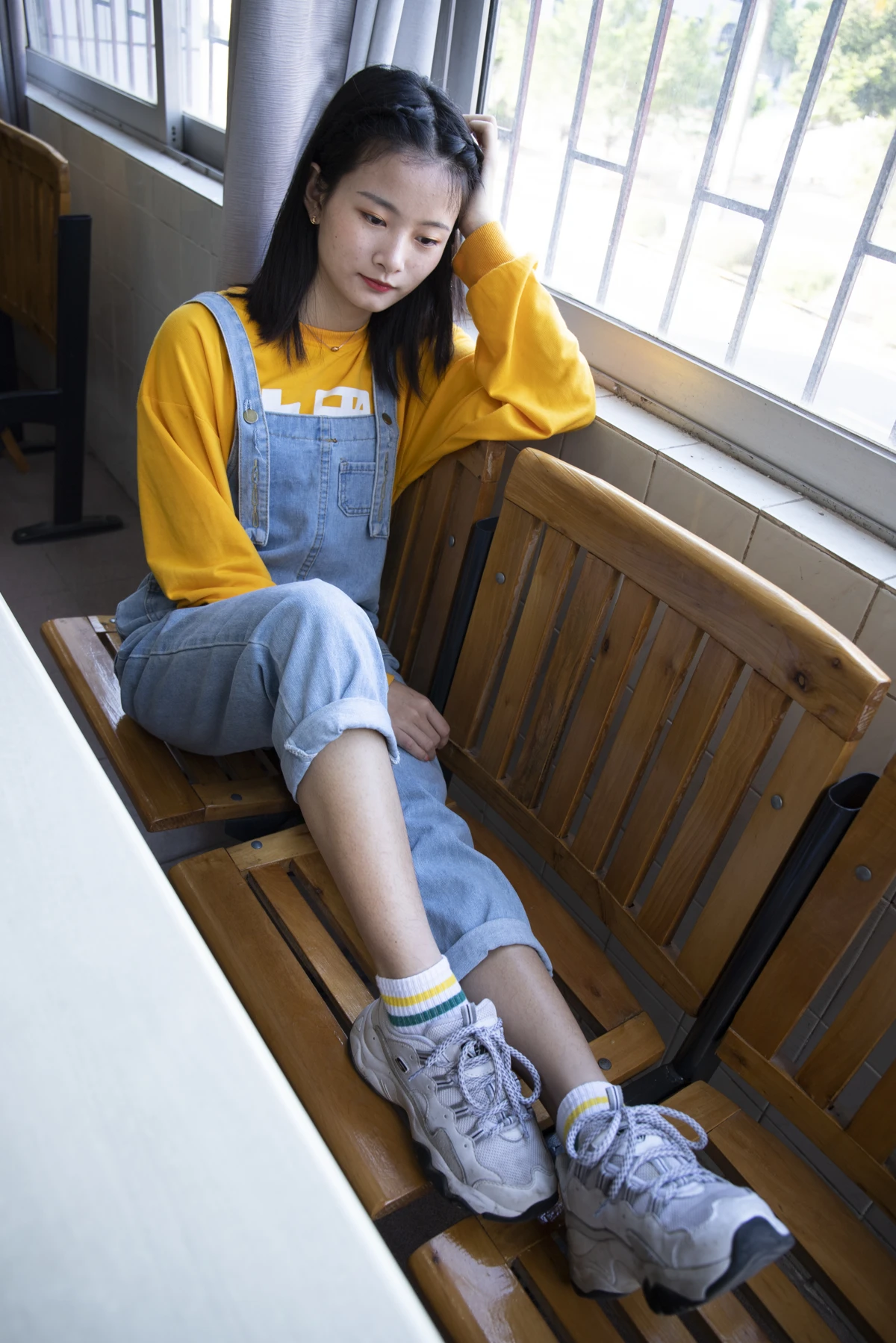 [爱美足] NO.019 刁钻的角度 四川妹子琳琳教室秀美脚 南国足艺#[121P]-2