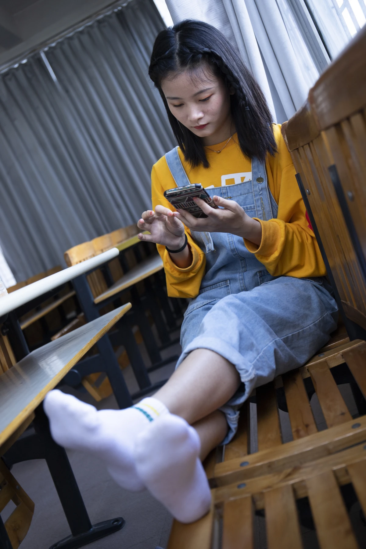 [爱美足] NO.019 刁钻的角度 四川妹子琳琳教室秀美脚 南国足艺#[121P]-9
