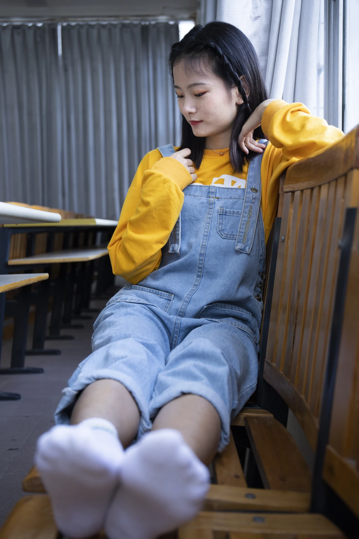 [爱美足] NO.019 刁钻的角度 四川妹子琳琳教室秀美脚 南国足艺#[121P]-9
