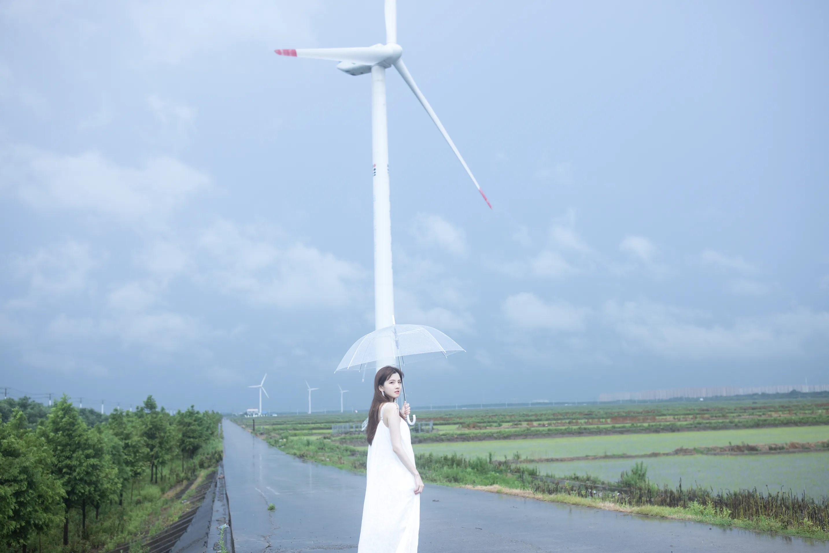 [艺图语] 2022.12.10 Vol.2647 – 雨后少女 Dtifa丁小妮#[24P]-10
