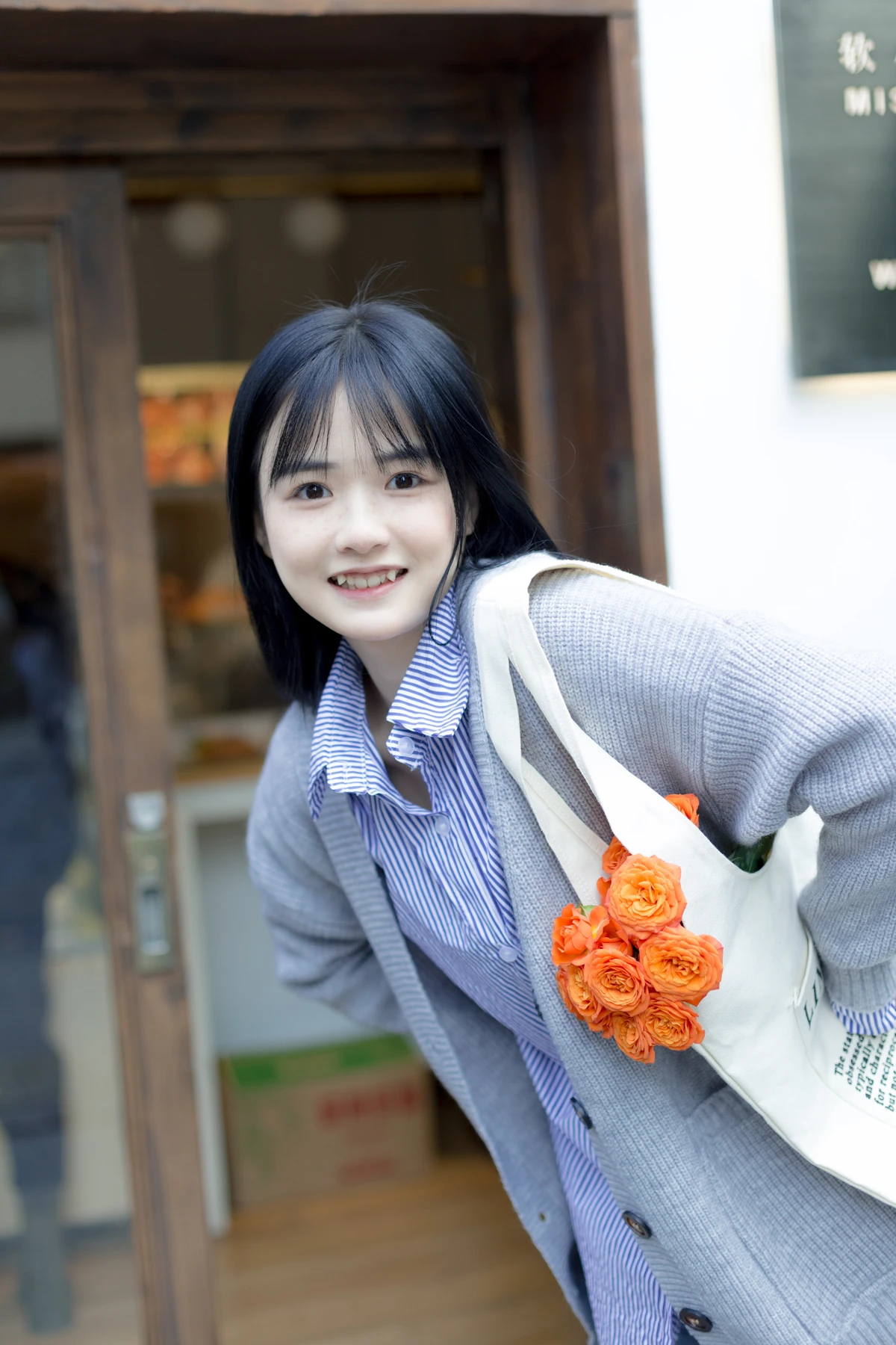 [艺图语] 2023.02.01 Vol.2943 面包和鲜花 小怡妹妹cute#[28P]-5