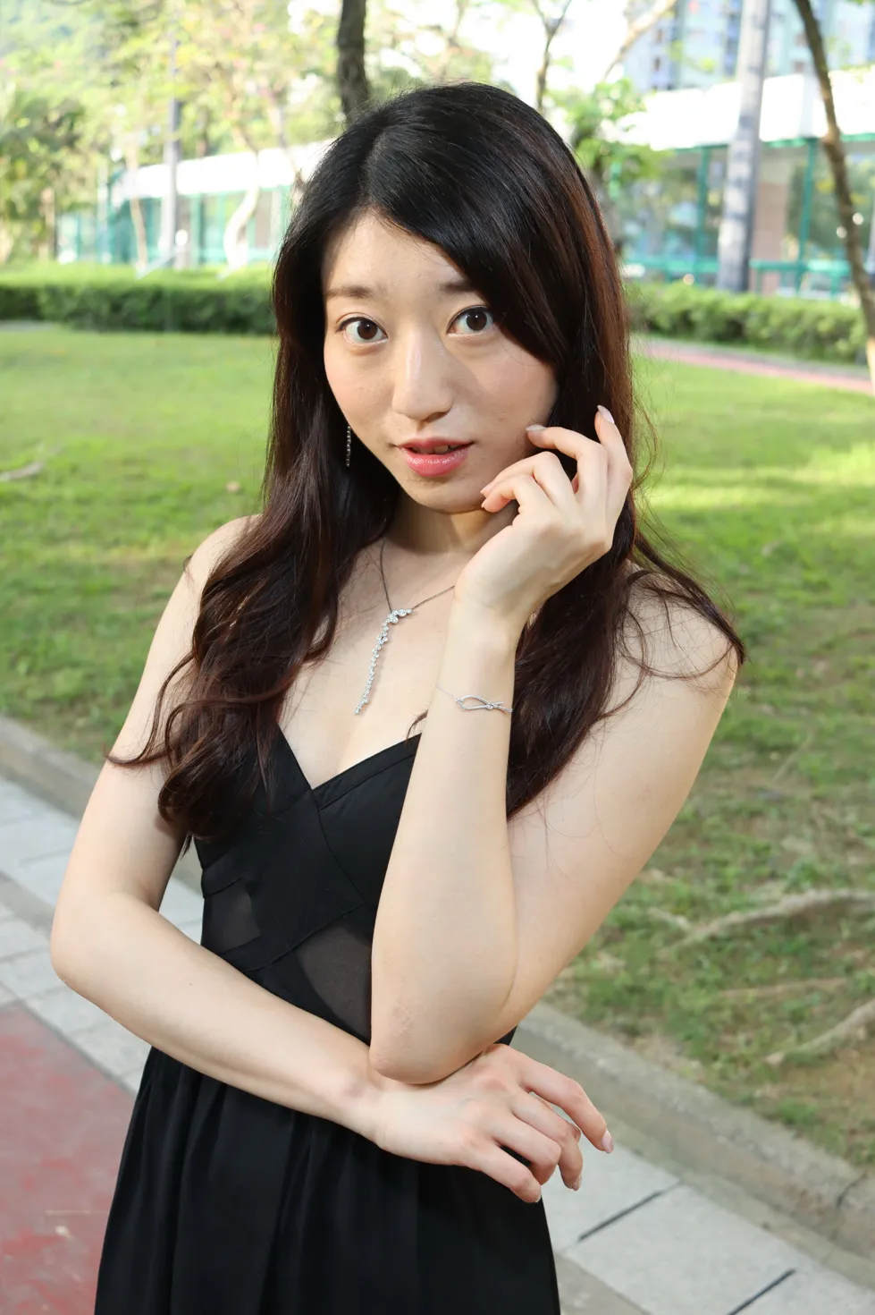 [爱美足] NO.106 吴小葵 公园黑色长裙 街拍#[61P]-5