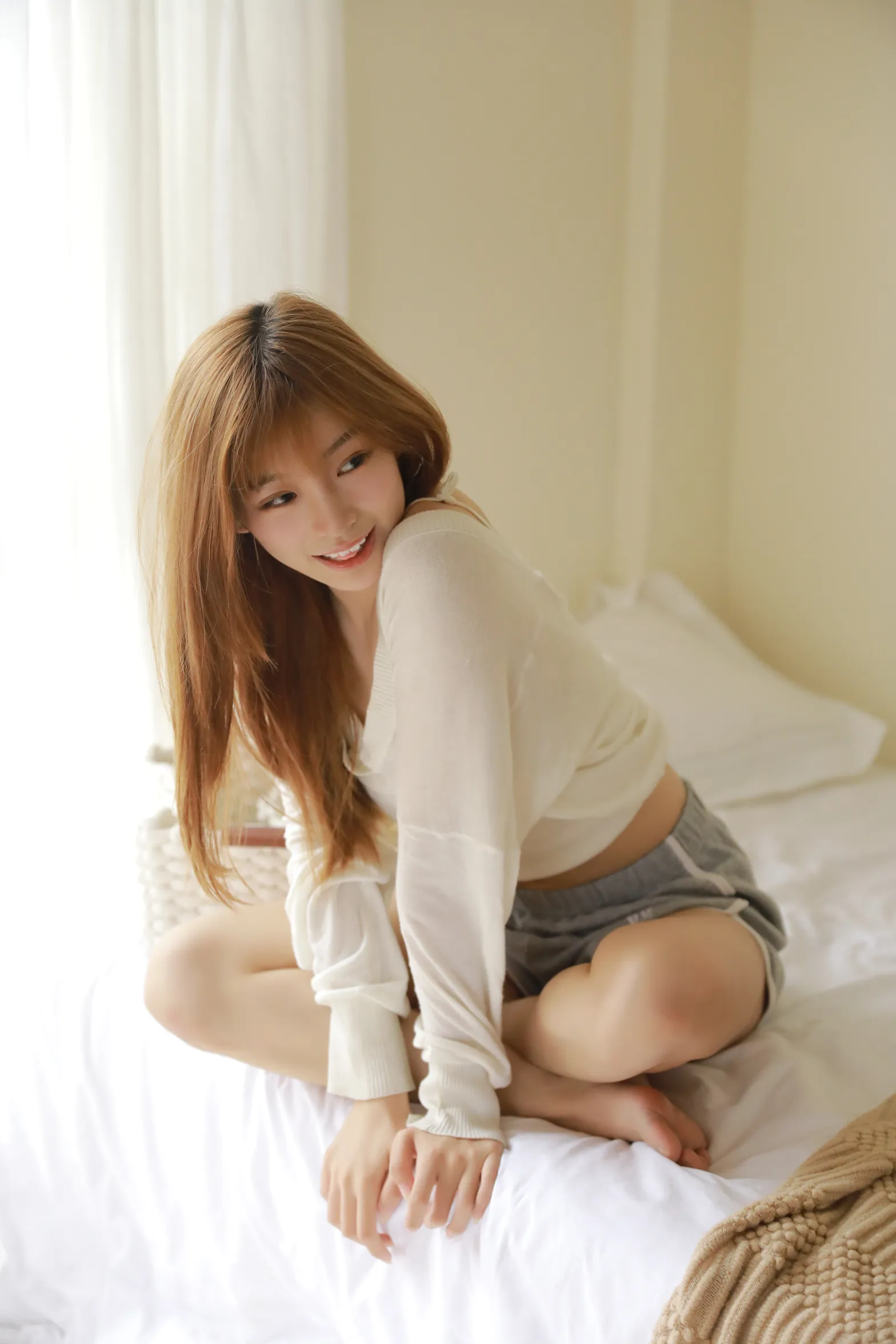 [艺图语] 2022.12.07 Vol.2618 – 居家写真 桃芊鱼#[35P]-2
