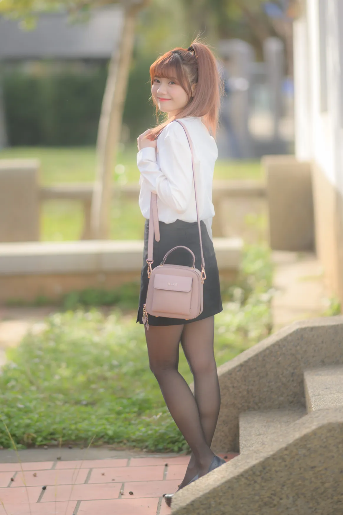 [爱美足] NO.237 OL黑丝制服高跟 街拍#[105P]-1