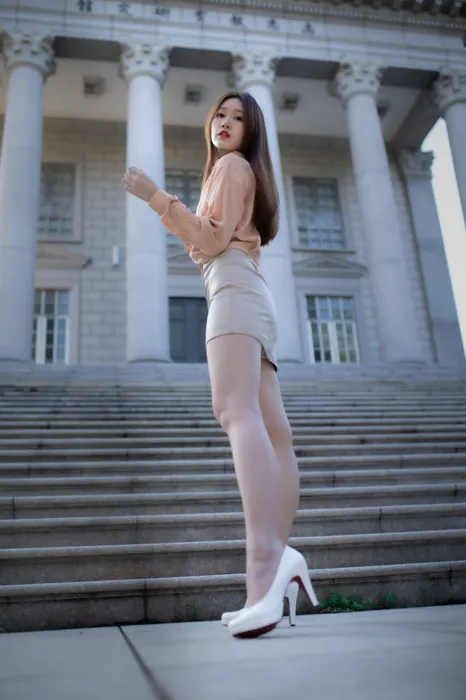 [爱美足] NO.068  刘美筠 短裙 高跟美腿外拍 街拍#[45P]-8