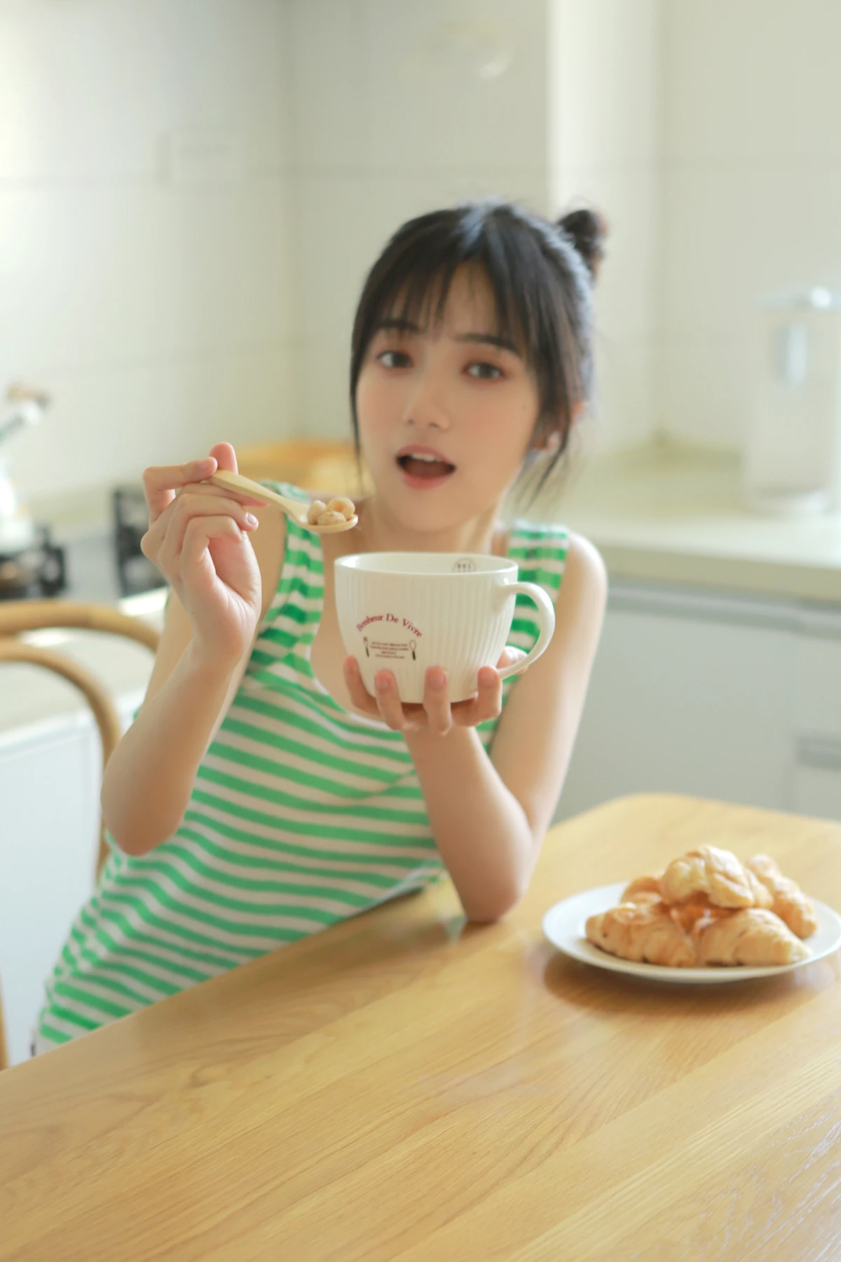 [艺图语] 2022.12.30 Vol.2796 – 青提时光 月半了吧#[24P]-1