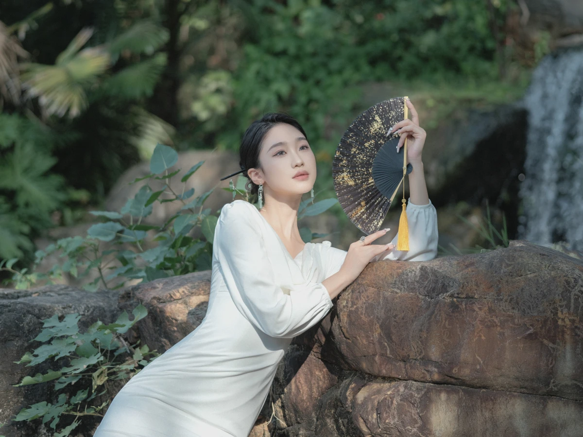 [艺图语] 2022.12.19 Vol.2713 – 落叶飞花 likeu#[47P]-4