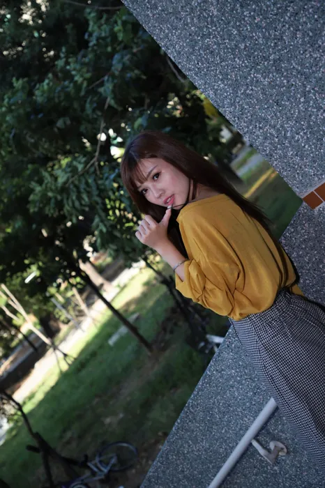[爱美足] NO.053  凯蒂 裙摆摇 高跟美腿旅拍 街拍#[50P]-1