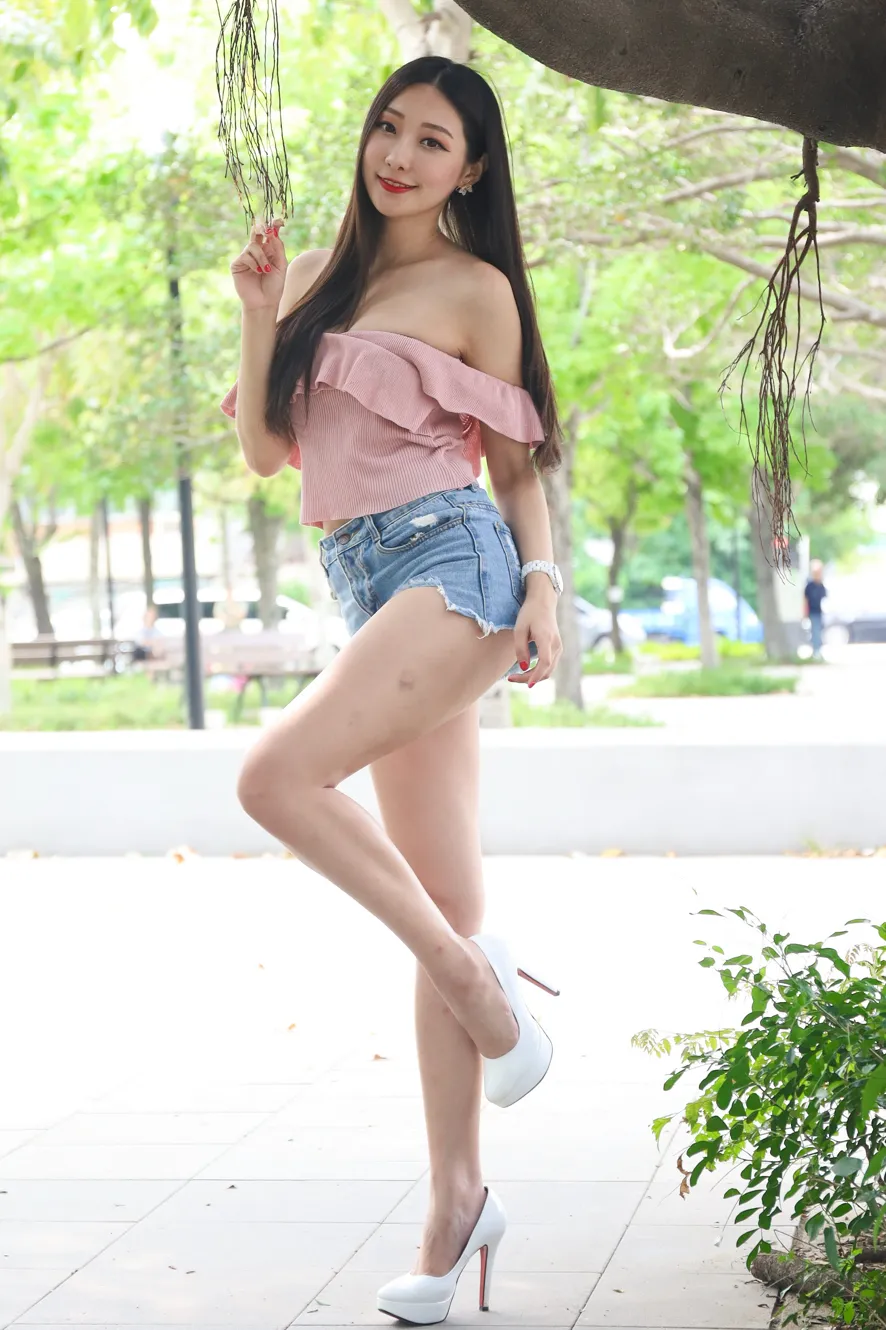 [爱美足] NO.133 吴采婕 牛仔短裤高跟美腿 街拍#[54P]-4