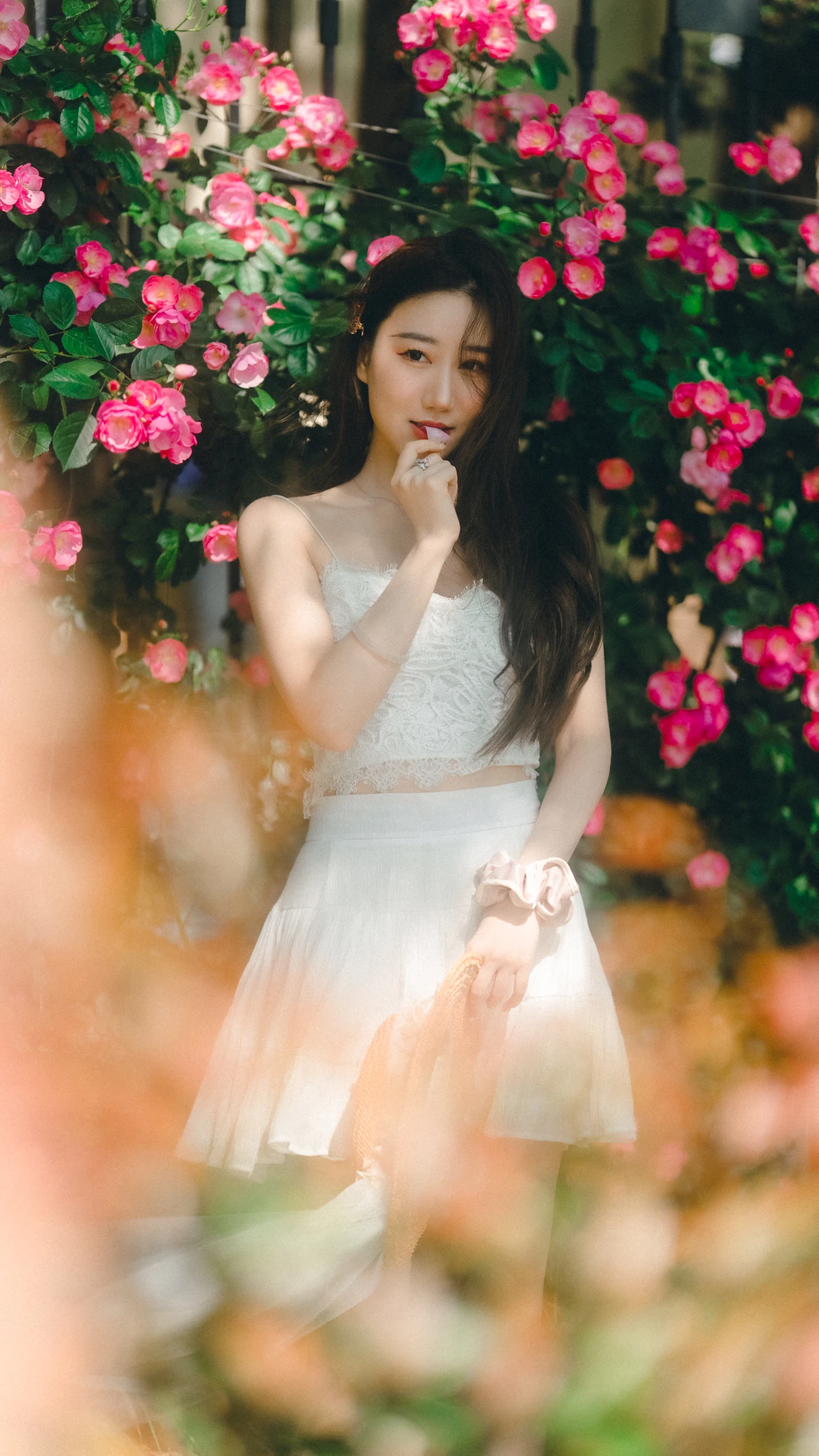 [艺图语] 2023.05.20 Vol.3048 – 蔷薇花下 桃子#[48P]-3