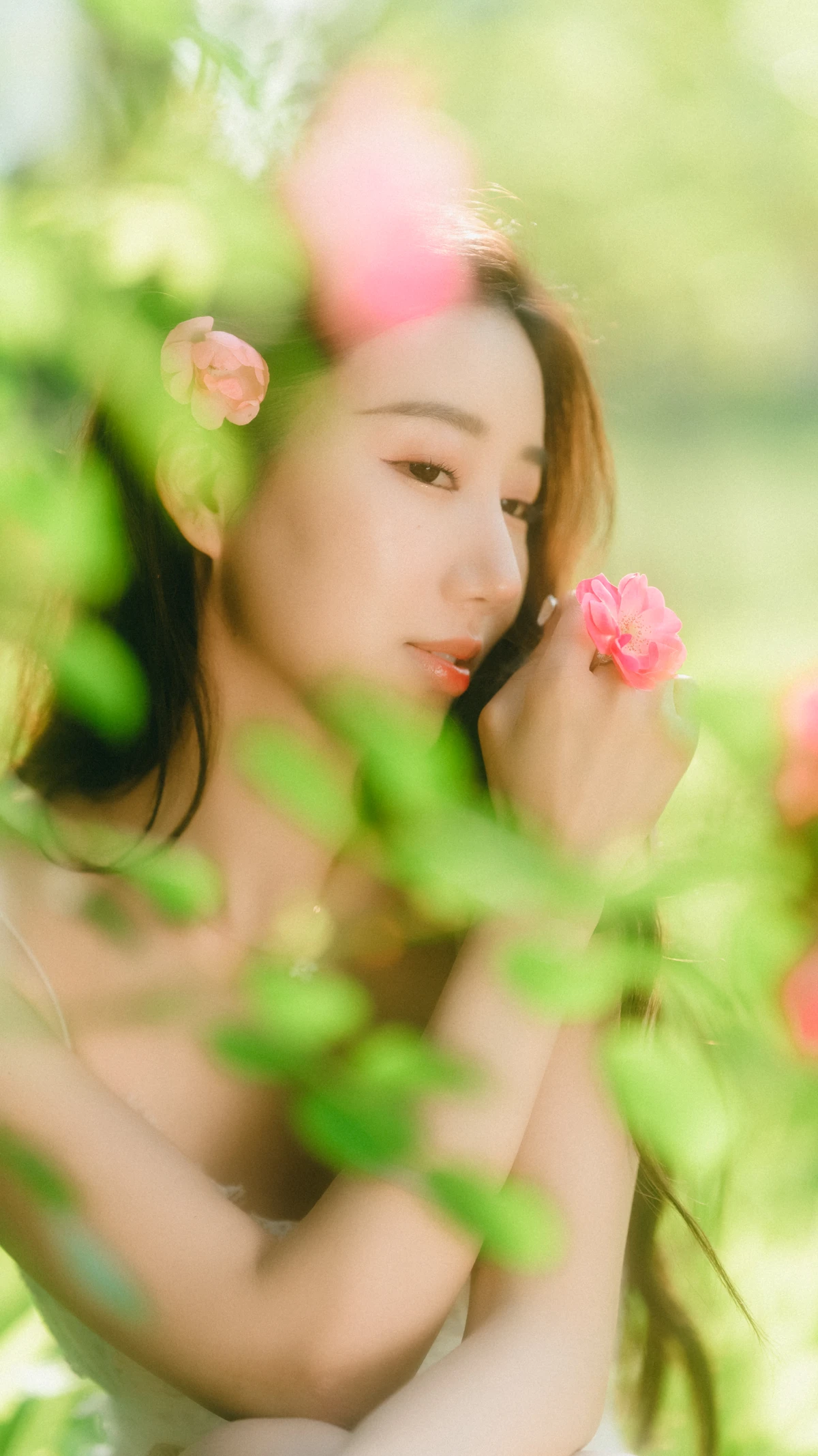 [艺图语] 2023.05.20 Vol.3048 – 蔷薇花下 桃子#[48P]-4