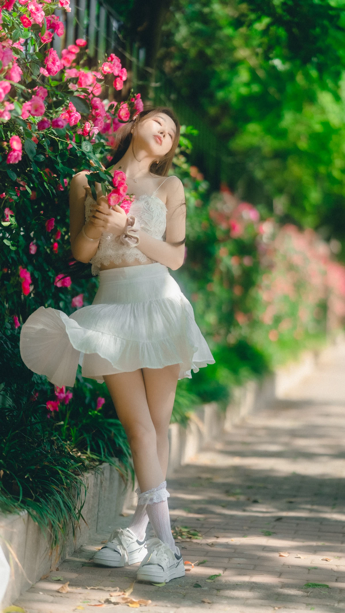 [艺图语] 2023.05.20 Vol.3048 – 蔷薇花下 桃子#[48P]-4