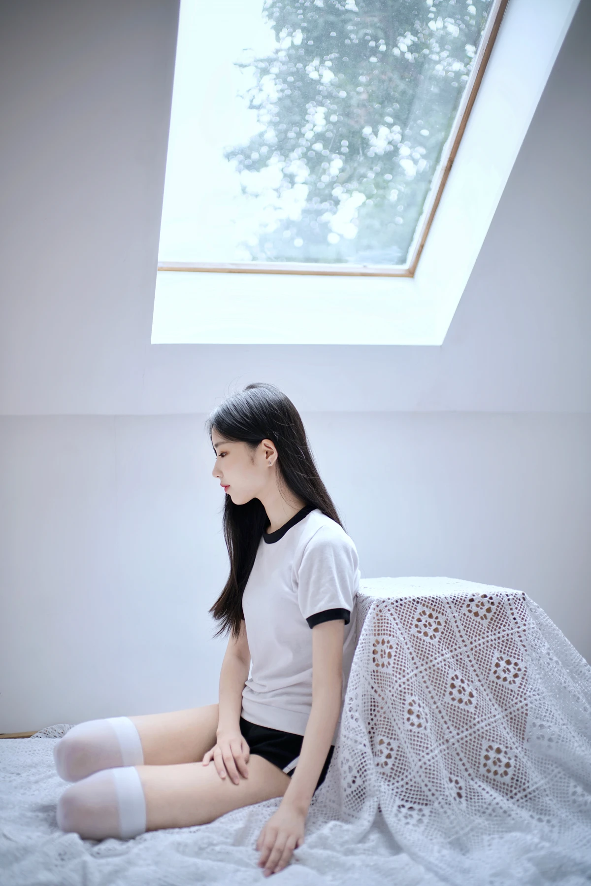 [艺图语] 2022.12.29 Vol.2785 – 阁楼里的素白 小静#[26P]-4