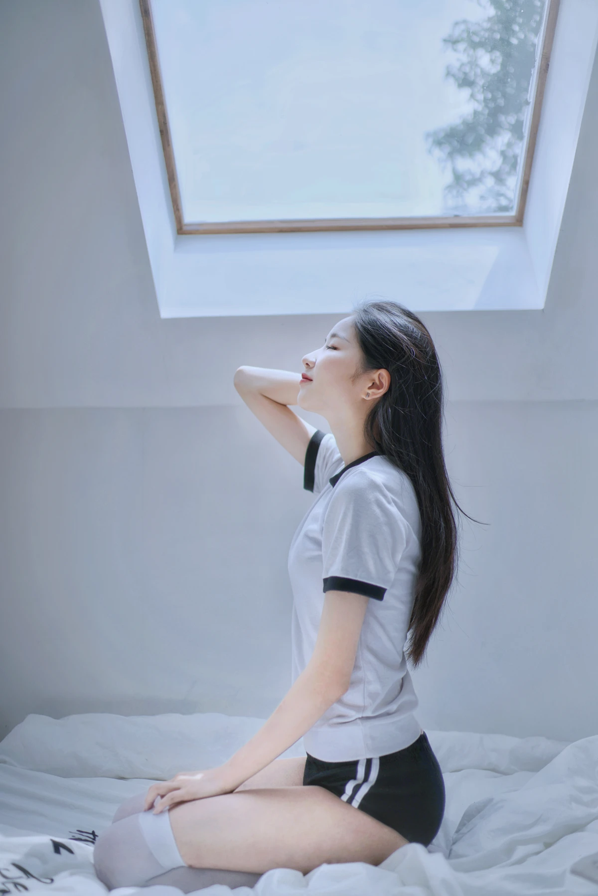 [艺图语] 2022.12.29 Vol.2785 – 阁楼里的素白 小静#[26P]-6