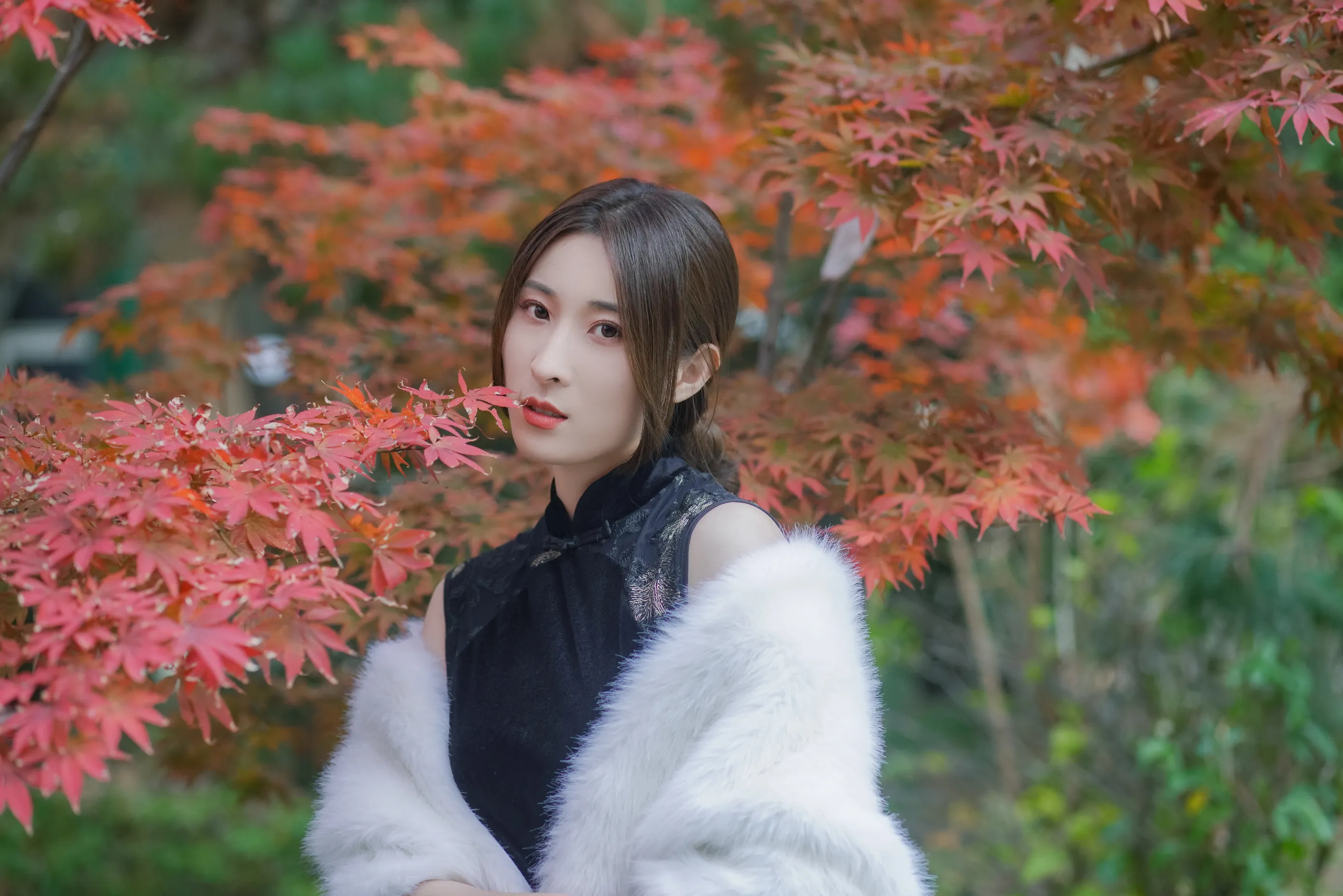 [艺图语] 2022.12.05 Vol.2603 – 红枫 阿音#[23P]-9