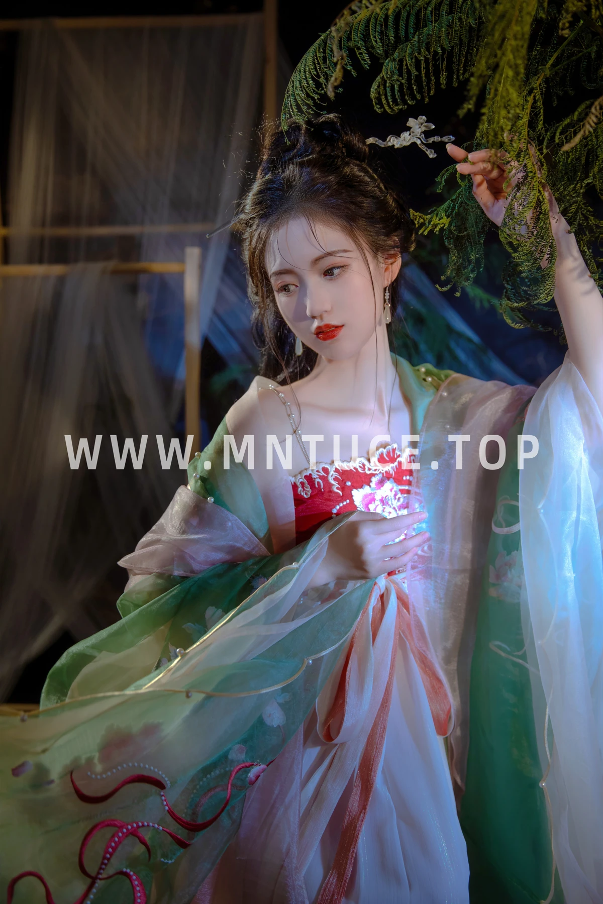 [艺图语] 2023.03.09 Vol.3035 庭芜绿 胖琦#[31P]-10