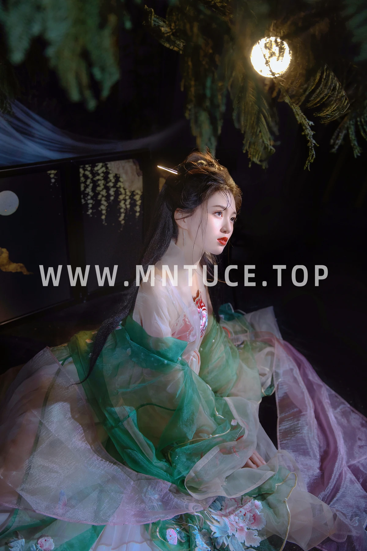 [艺图语] 2023.03.09 Vol.3035 庭芜绿 胖琦#[31P]-10