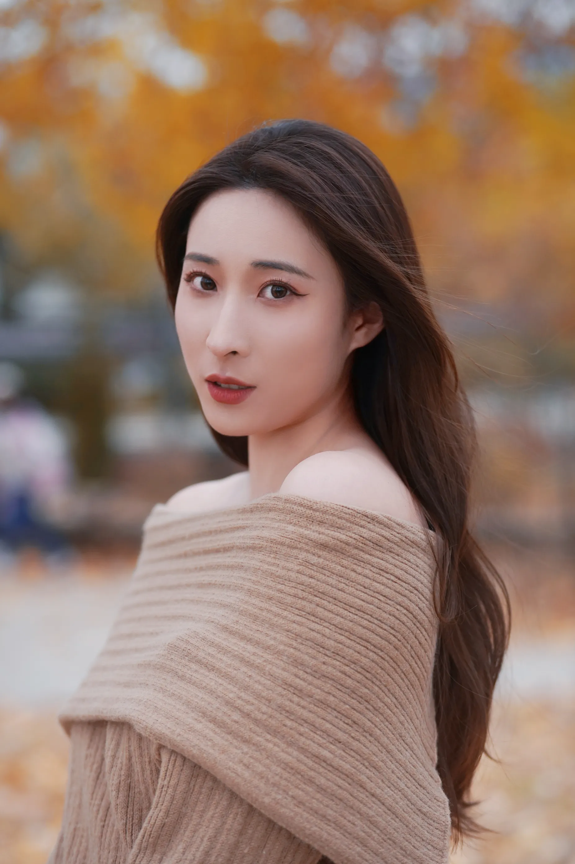 [艺图语] 2022.12.10 Vol.2646 – 叶落知秋 阿音#[26P]-3