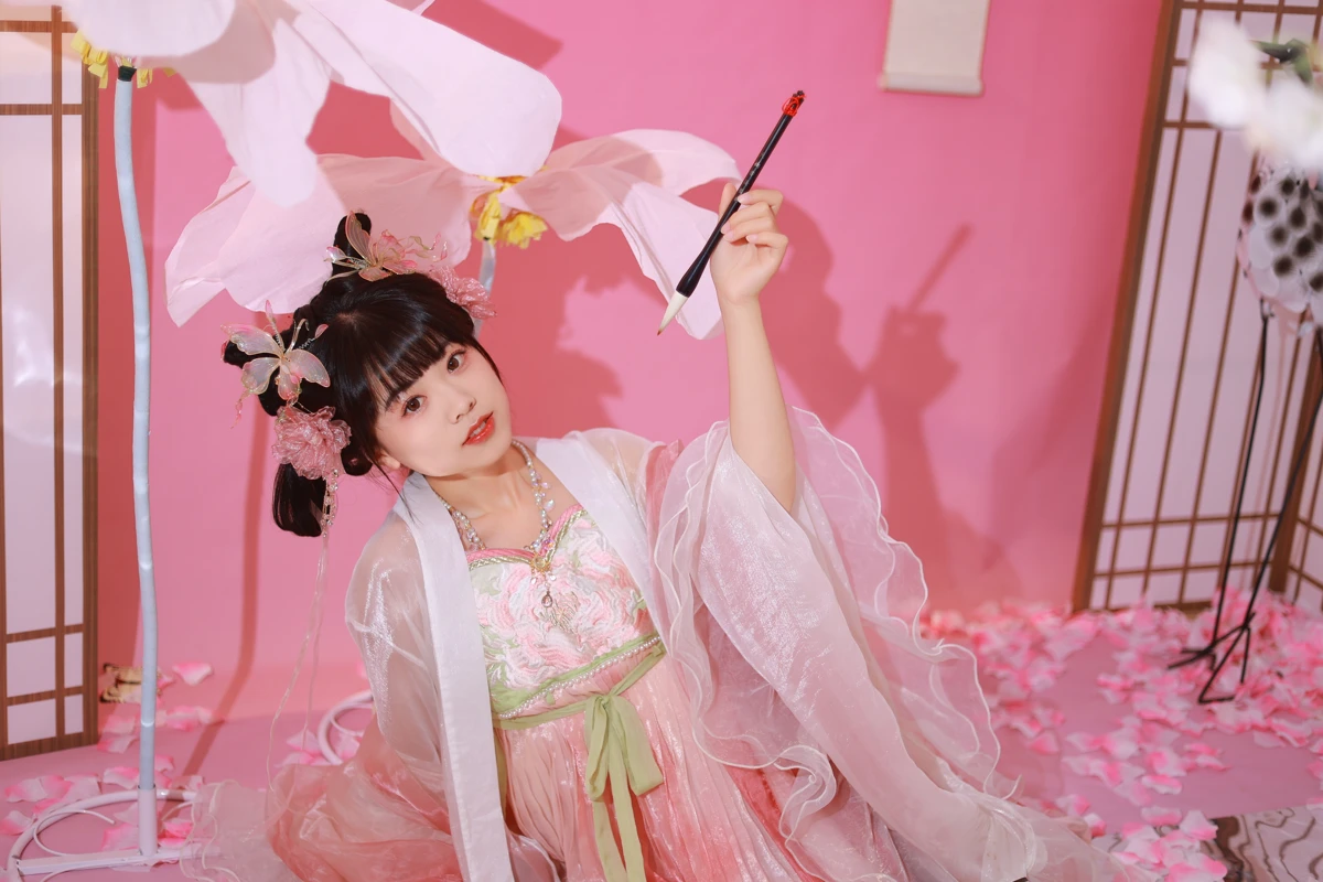 [艺图语] 2023.05.20 Vol.3052 – 小花仙 一只暖暖#[34P]-9