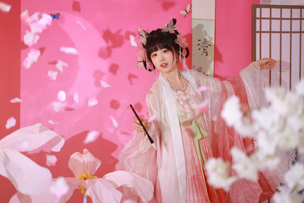 [艺图语] 2023.05.20 Vol.3052 – 小花仙 一只暖暖#[34P]-7