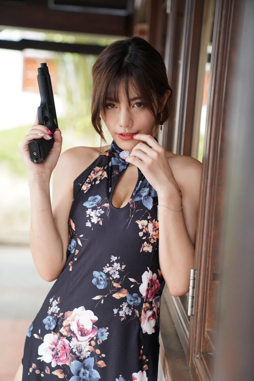 [爱美足] NO.104 陈葳 蓝花短旗袍高跟美腿 街拍#[117P]-1