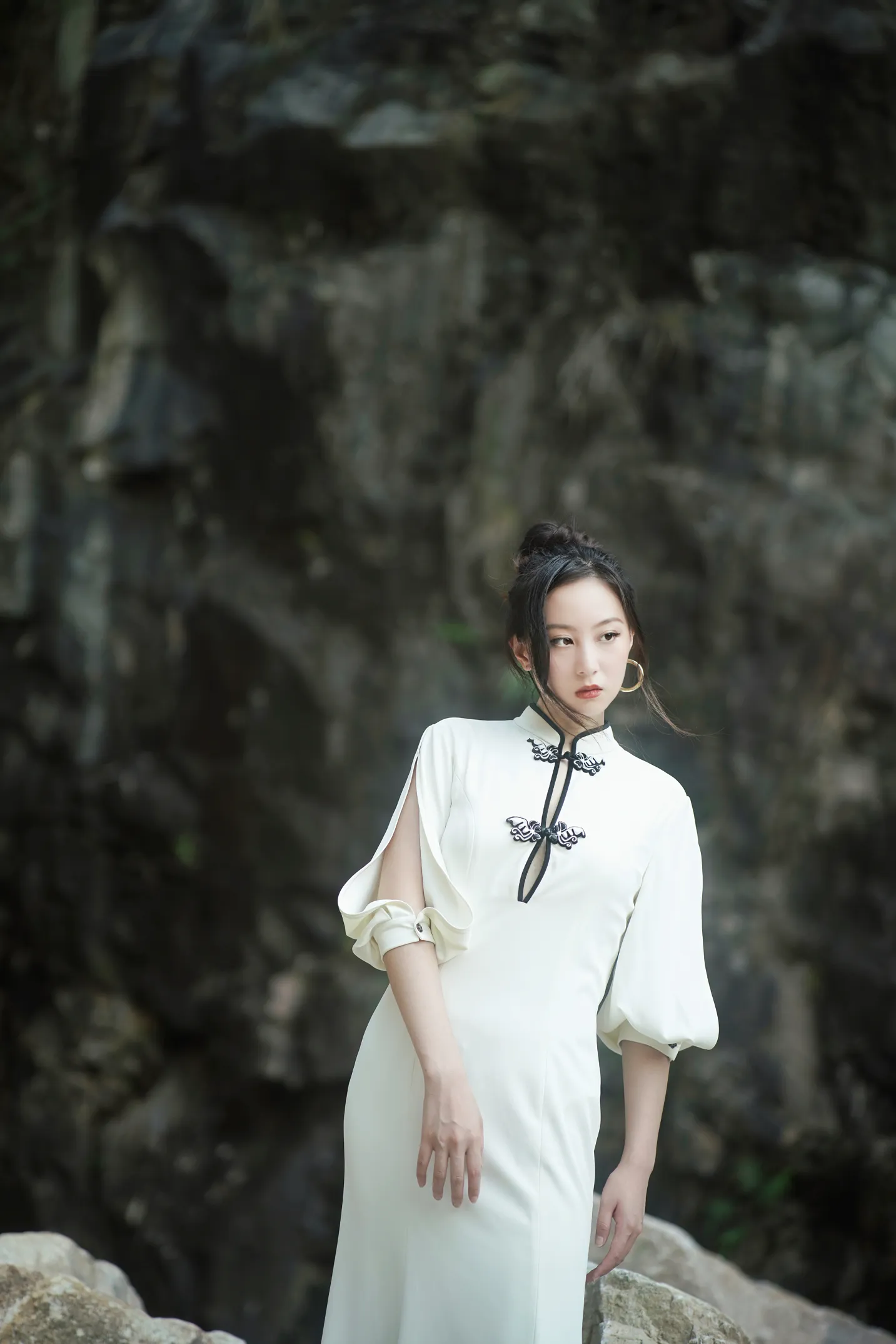 [艺图语] 2022.12.04 Vol.2596 – 飘绢流白 土土#[22P]-6