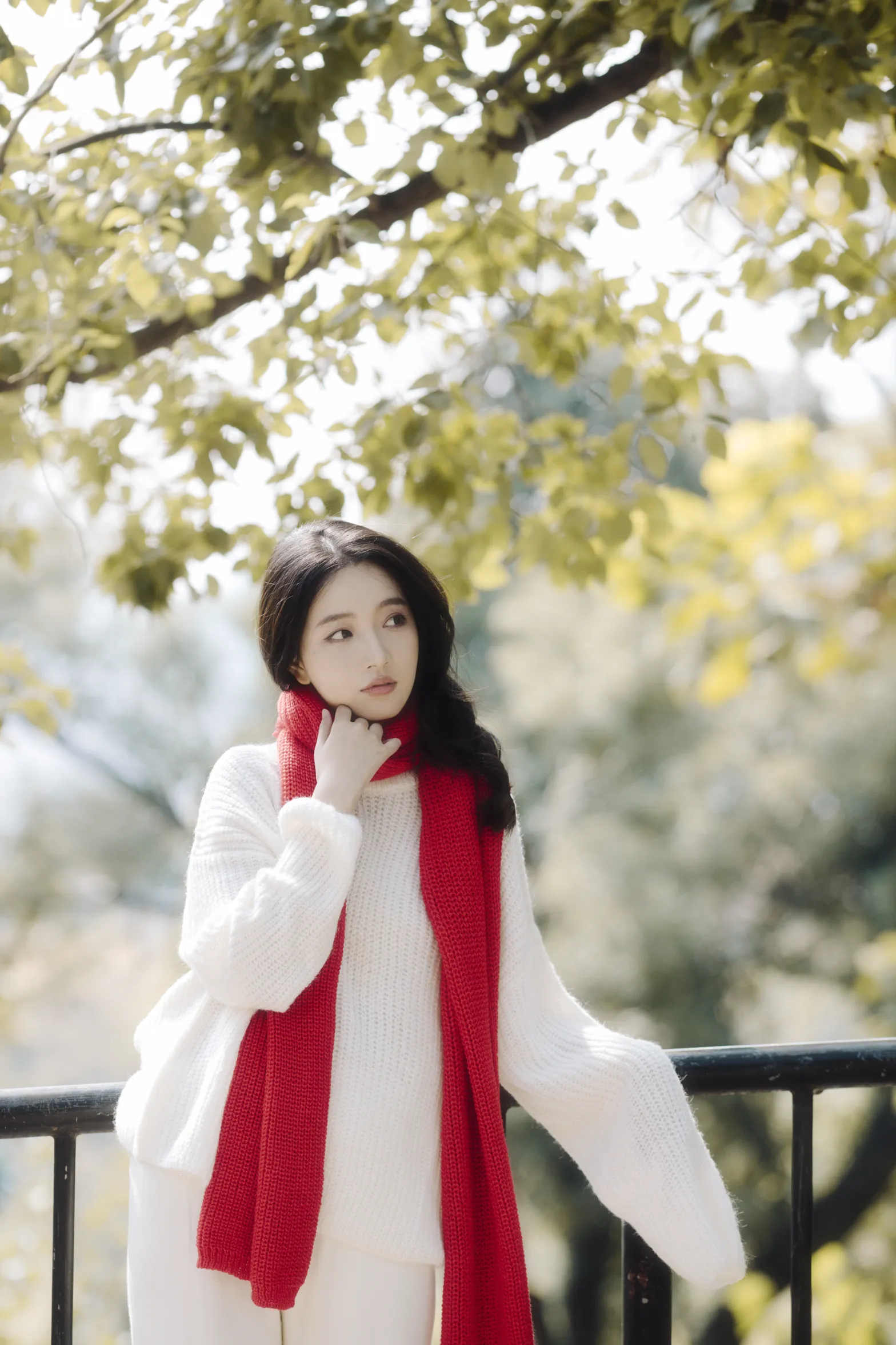 [艺图语] 2022.12.05 Vol.2604 – 红色暖冬 幽灵胡子#[46P]-2