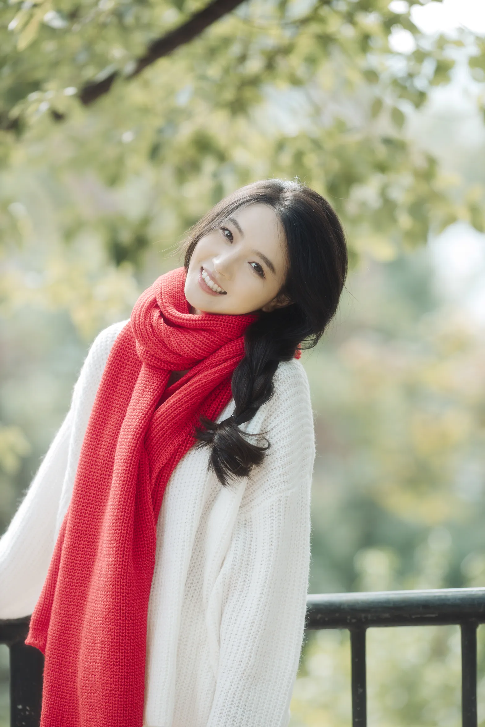 [艺图语] 2022.12.05 Vol.2604 – 红色暖冬 幽灵胡子#[46P]-5