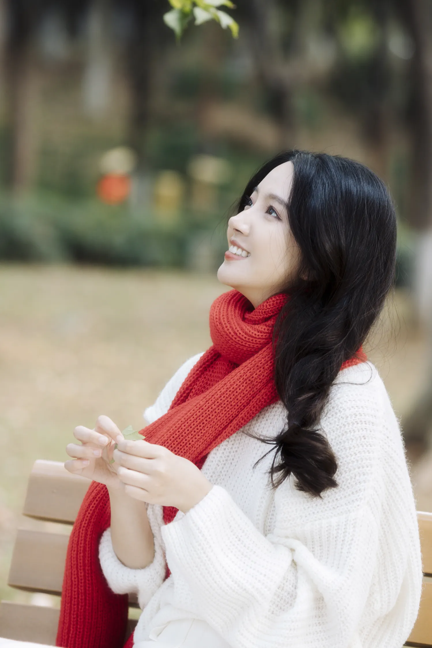 [艺图语] 2022.12.05 Vol.2604 – 红色暖冬 幽灵胡子#[46P]-5