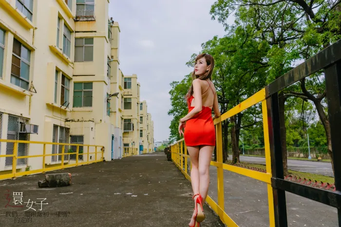 [爱美足] NO.047 艾比 紅連衣短裙 高跟美腿外拍 街拍#[106P]-1