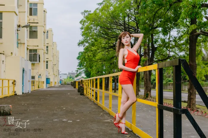 [爱美足] NO.047 艾比 紅連衣短裙 高跟美腿外拍 街拍#[106P]-1