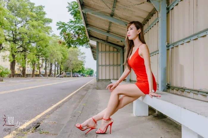 [爱美足] NO.047 艾比 紅連衣短裙 高跟美腿外拍 街拍#[106P]-1