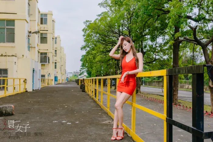 [爱美足] NO.047 艾比 紅連衣短裙 高跟美腿外拍 街拍#[106P]-1