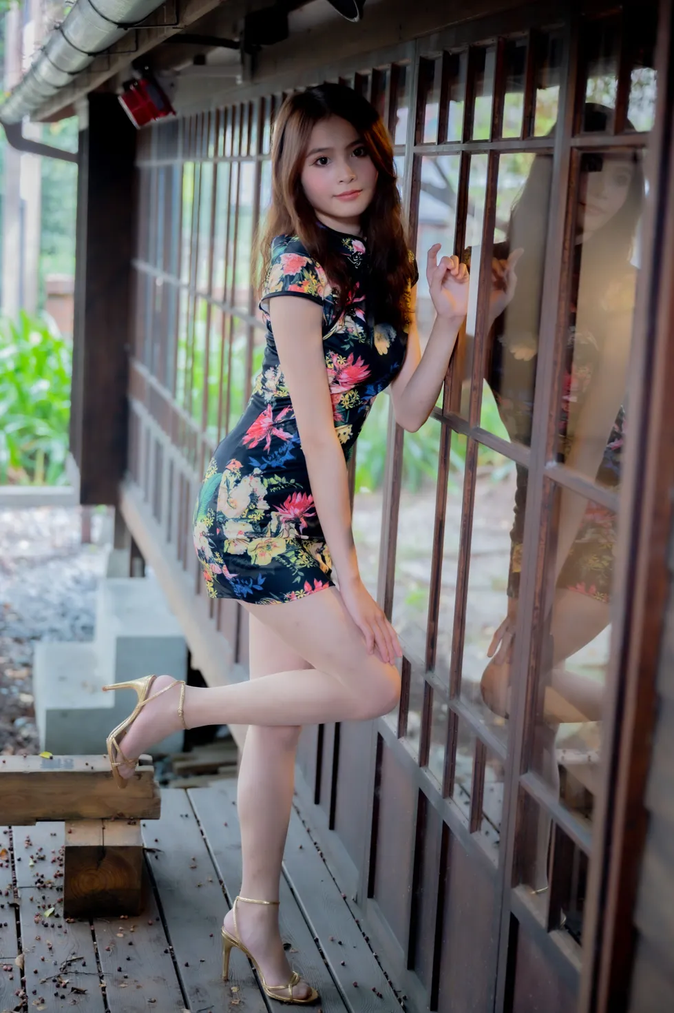 [爱美足] NO.202 何佳欣 黑花短旗袍丝袜高跟美腿 街拍#[97P]-1