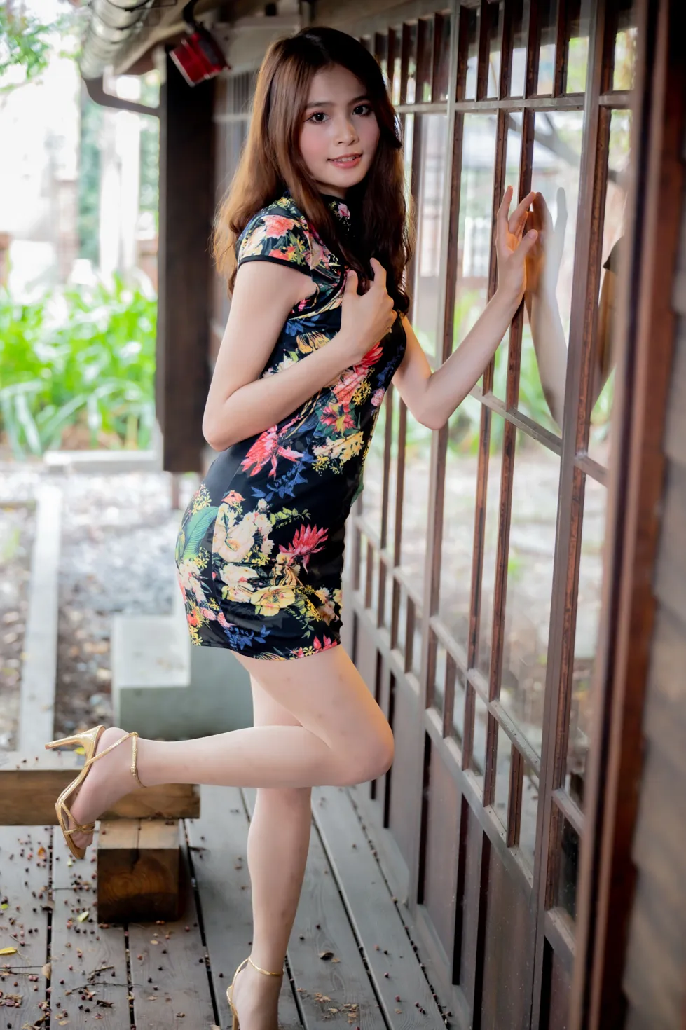 [爱美足] NO.202 何佳欣 黑花短旗袍丝袜高跟美腿 街拍#[97P]-1