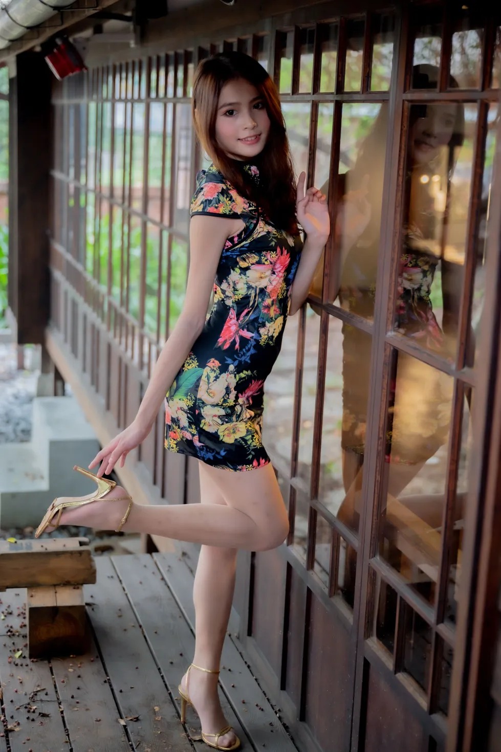 [爱美足] NO.202 何佳欣 黑花短旗袍丝袜高跟美腿 街拍#[97P]-1