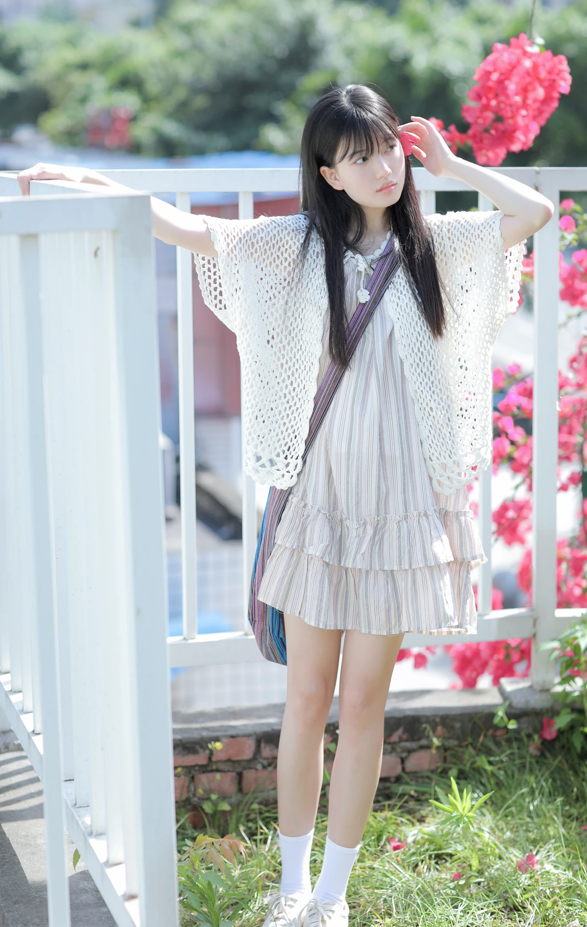 [艺图语] 2023.01.05 Vol.2839 – 花与那女孩 秋阳邑禾#[25P]-1