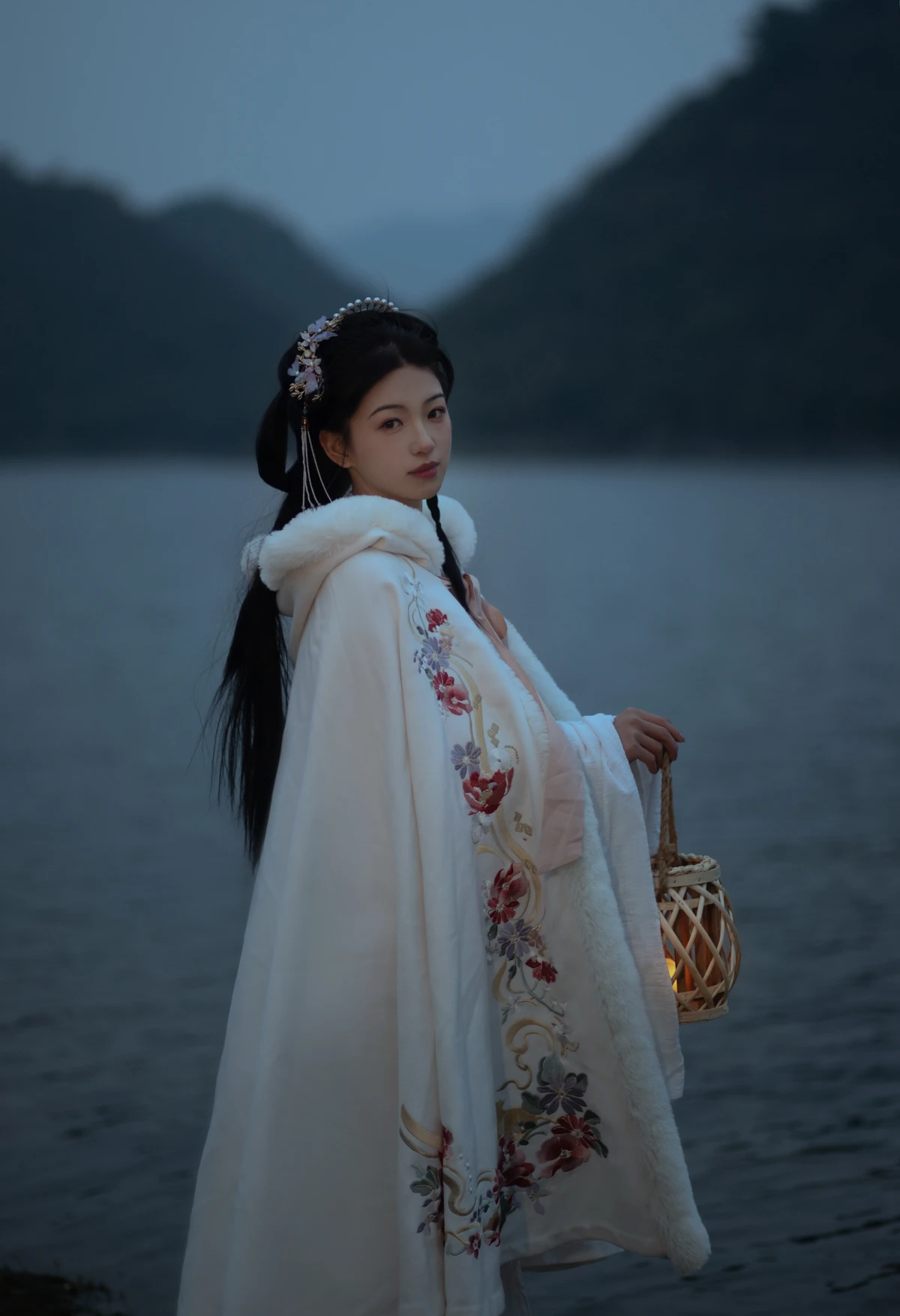 [艺图语] 2023.01.15 Vol.2919 寒衣 一口蛋糕#[27P]-5