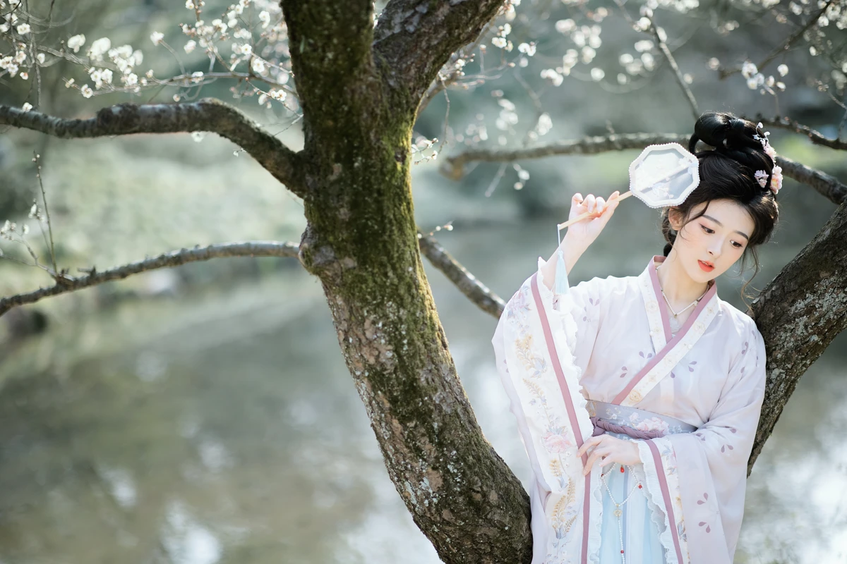 [艺图语] 2023.03.08 Vol.3022 初春探梅 明姝菜菜#[46P]-3