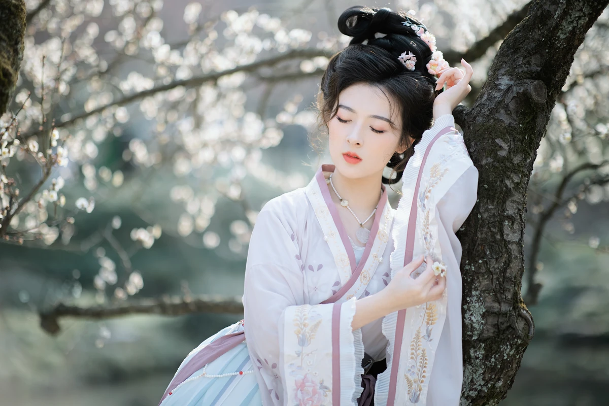 [艺图语] 2023.03.08 Vol.3022 初春探梅 明姝菜菜#[46P]-6