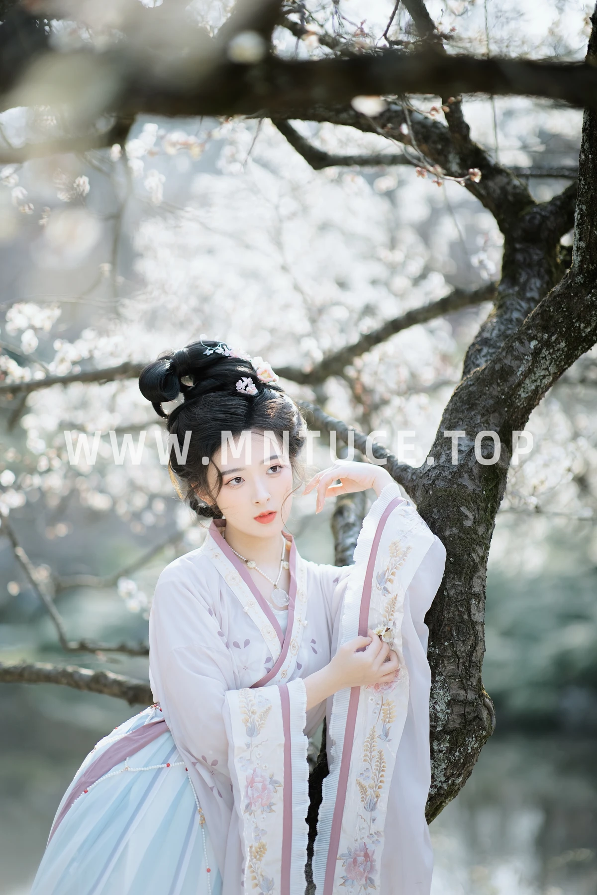 [艺图语] 2023.03.08 Vol.3022 初春探梅 明姝菜菜#[46P]-10