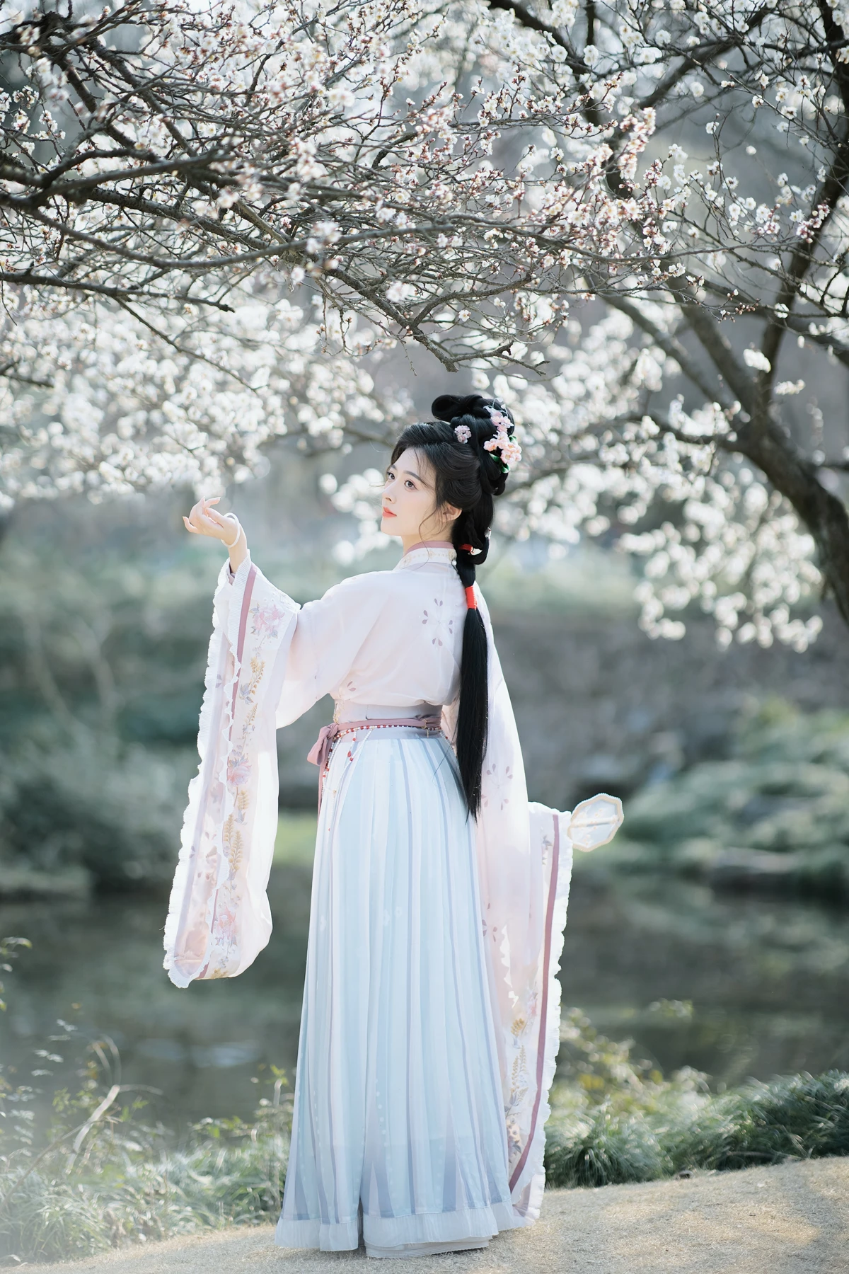 [艺图语] 2023.03.08 Vol.3022 初春探梅 明姝菜菜#[46P]-9