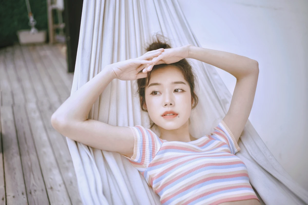 [艺图语] 2023.01.05 Vol.2843 – 天台的水枪少女 圈圈#[25P]-6