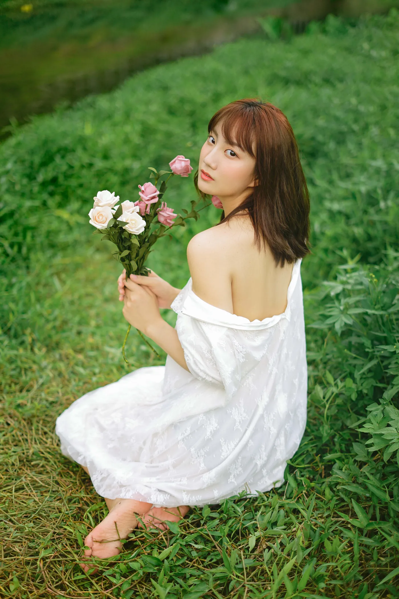 [艺图语] 2022.12.01 Vol.2572 – 河边戏水 杨心颖#[22P]-9