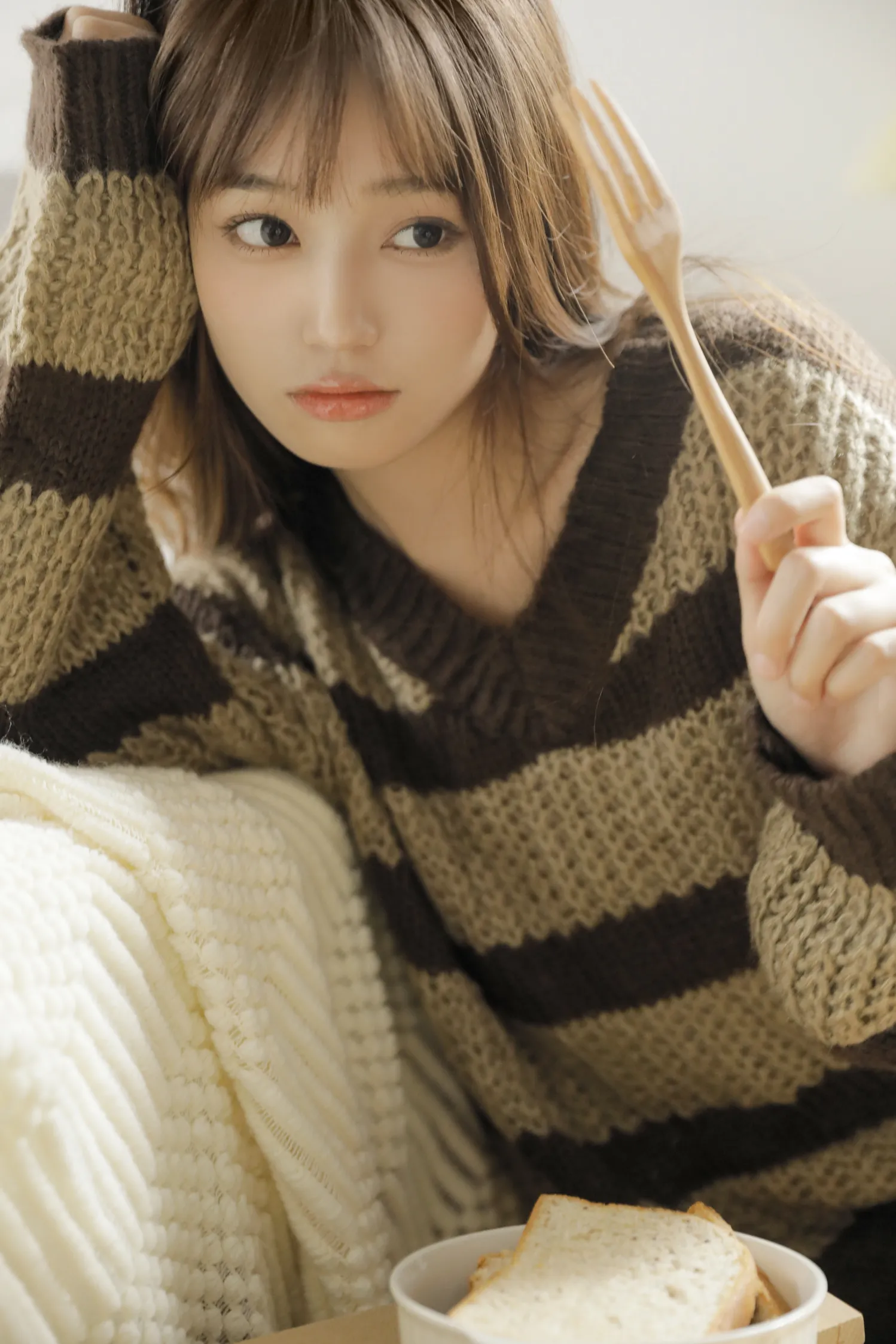[艺图语] 2022.12.05 Vol.2606 – 咖色系的秋天 郑湘湘#[22P]-4