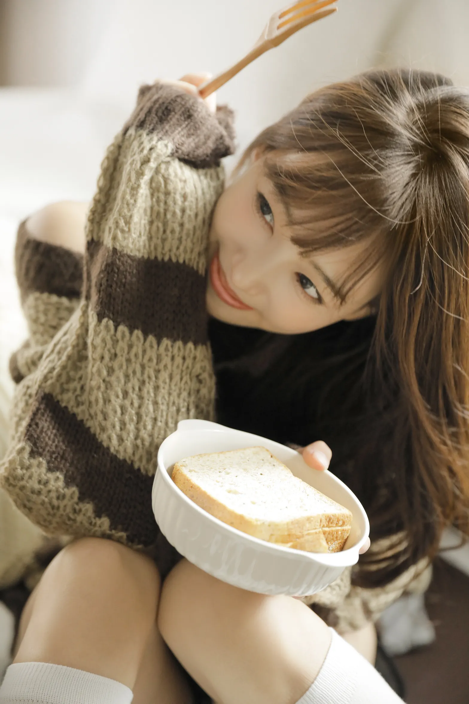 [艺图语] 2022.12.05 Vol.2606 – 咖色系的秋天 郑湘湘#[22P]-9
