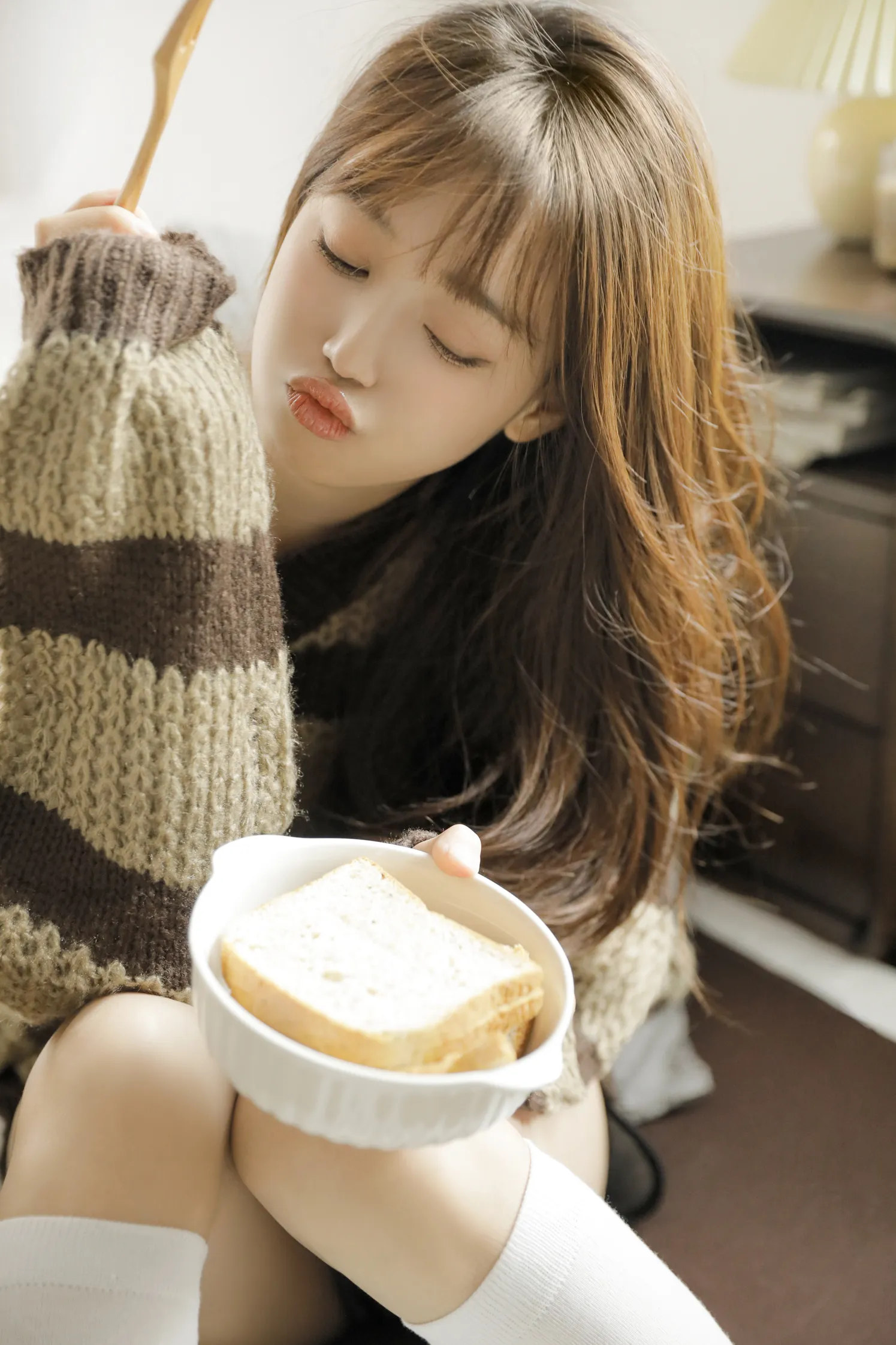 [艺图语] 2022.12.05 Vol.2606 – 咖色系的秋天 郑湘湘#[22P]-10